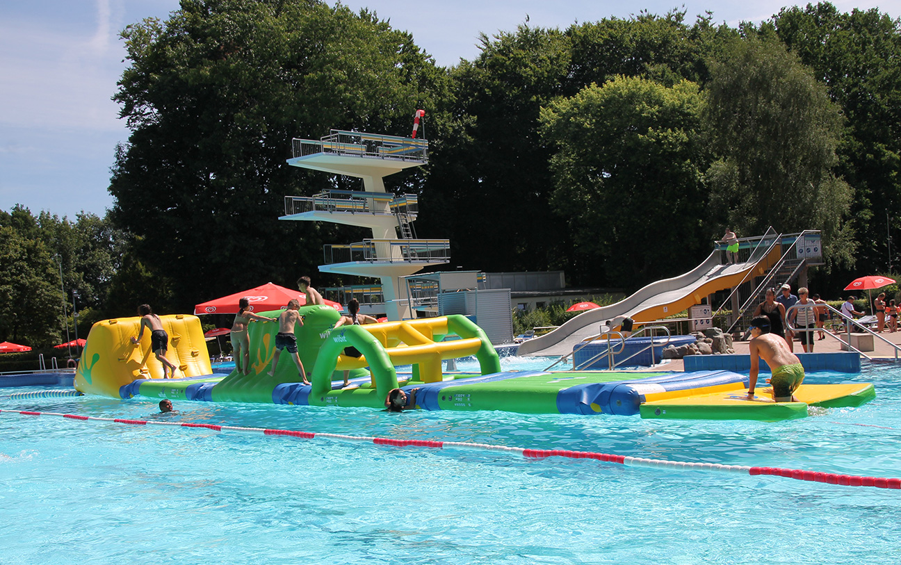 Aqua Track